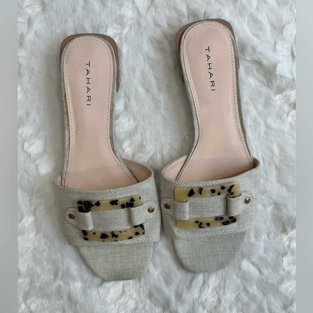 Tahari Lydia Tortoise Shell Buckle Canvas Slides Sandals Size 8.5
